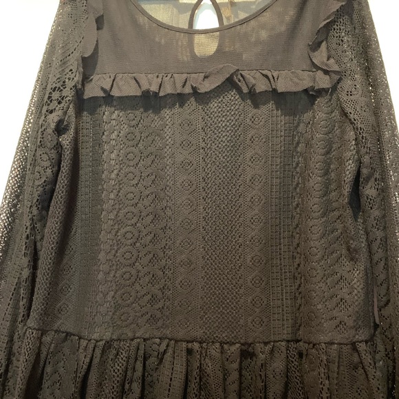 Beautiful Peplum Top - Picture 10 of 10